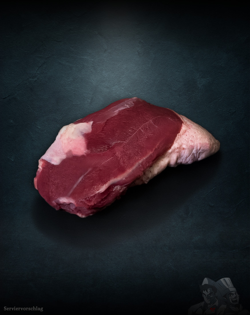 Barbarie Entenbrust aus Frankreich roh – edle Präsentation vor metallischem Hintergrund Weibliche Barbarie Entenbrust aus Frankreich – Exquisite Premium-Qualität. Zart, saftig und aromatisch. Perfekt für Gourmets. Jetzt bestellen!