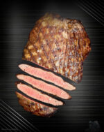 Aufgeschnittenes Flanksteak Creekstone Farms USA mit rosafarbenem Kern und feiner Faser