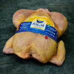 Frisch zubereitetes Kikok Maishähnchen – zart, aromatisch und nachhaltig, online bestellt und direkt nach Hause geliefert