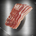 Saftiger, fein marmorierter Duroc Bacon – zart geräuchert und aromatisch im Duft