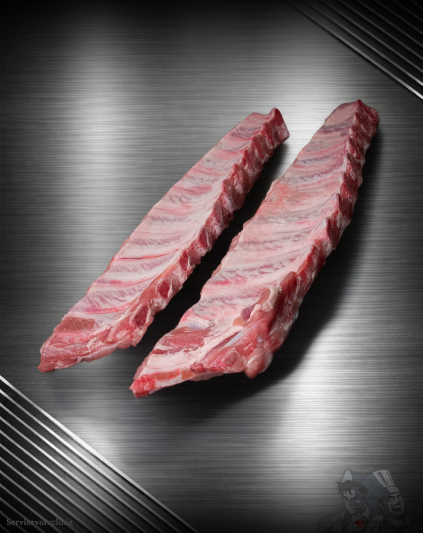 Regionale-Duroc-Spareribs-aus-Deutschland Roh geschnittene regionale Duroc Spareribs mit sichtbarer Marmorierung und gleichmäßiger Fleischauflage.