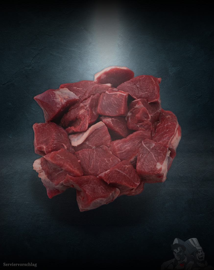Rindergulasch aus Pommern – handgeschnitten Rindergulasch aus Pommern roh, gewürfelt edel Angerichtet
