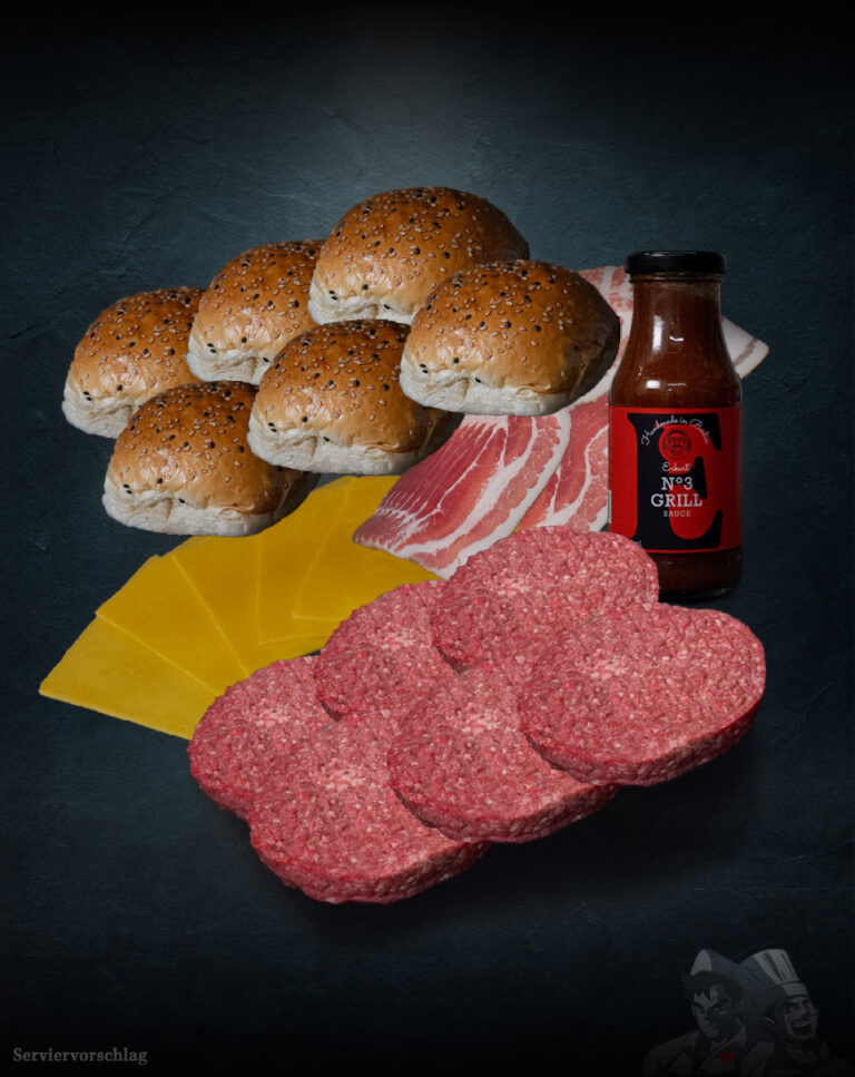 Burger Bundle mit Färse-Patties, Bacon, Buns, Käse, Pfeffer und Sauce auf dunklem Untergrund arrangiert