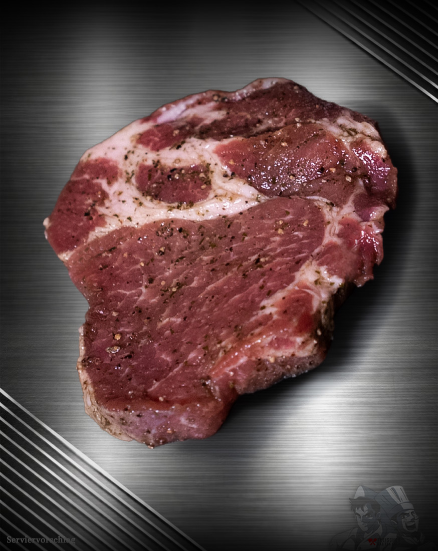 Schweinenackensteak-mariniert-aus-regionaler-Herkunft-Kraeuter Schweinenackensteak mariniert vom regionalen Duroc Schwein mit sichtbarer Marmorierung und Kräutern im Rohzustand.