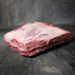 Beef Short Ribs – premium us-beef rohprodukt auf steinplatte