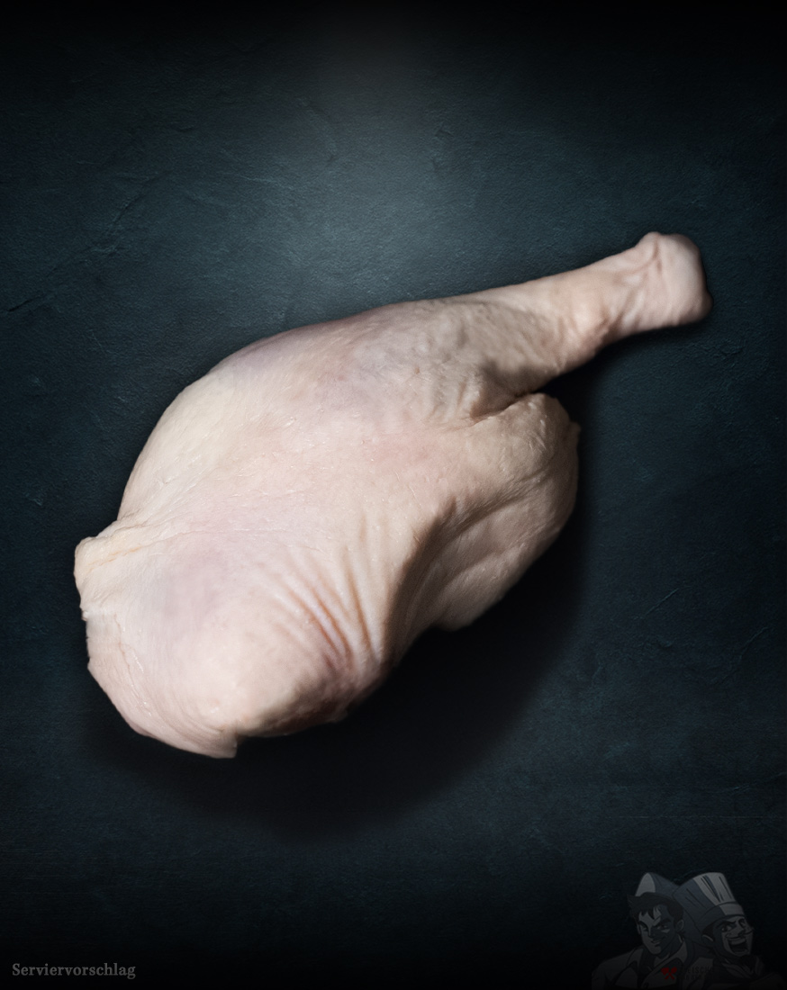 Gänsekeule aus Pommern – Premium-Geflügel in Extra-Qualität Gänsekeule aus Pommern roh, Premium-Geflügel edel inszeniert vor metallischem Hintergrund