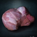 Hirschkeule ohne Knochen aus Pommern – frisches Wildfleisch vom Rotwild roh präsentiert