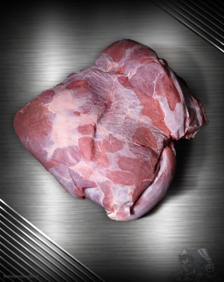 Ausgelöste Wildschweinkeule ohne Knochen aus Pommern, dunkel und fein marmoriert