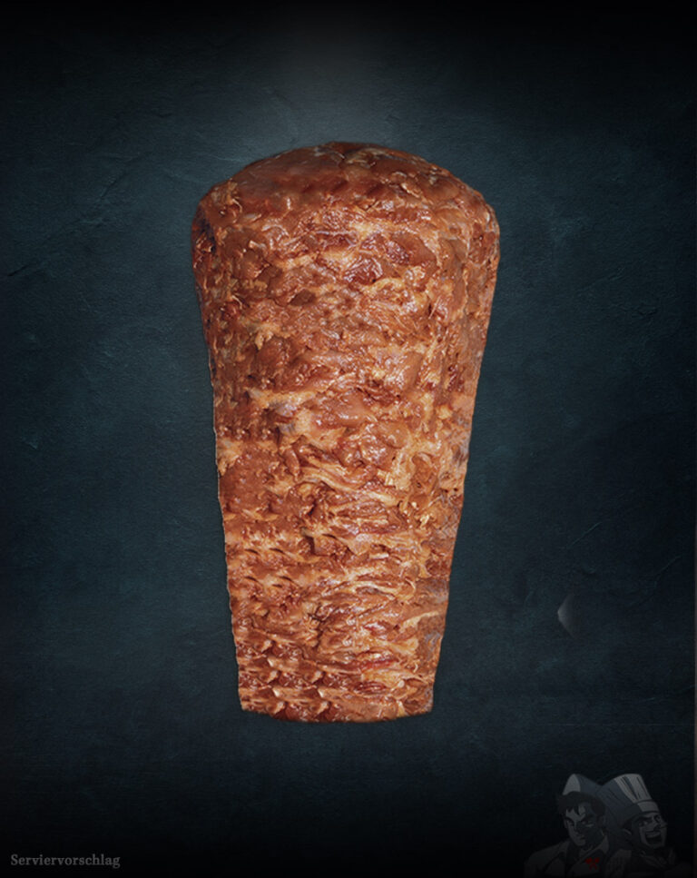 Berliner Döner Kebab Spieß aus handgeschichtetem Hähnchenfleisch, roh und mariniert auf dunkler, edler Unterlage präsentiert.