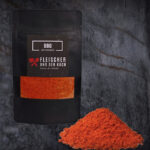 BBQ Dip in einer Schale mit rauchig-süßer Note