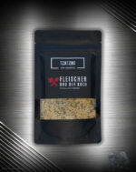 Tzatziki Dip in einer Schale mit Gurken und Dill