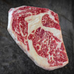Wagyu Rib-Eye Steak aus Australien, perfekt gegrillt