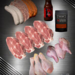 Grillbox 4 Personen mit rohen Nackensteaks, Thüringer Rostbratwurst, grober Bratwurst und Käsekrainer aus Deutschland