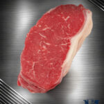 Michalski Rumpsteak von der Weidefärse aus Deutschland mit typischem Fettrand im Rohzustand