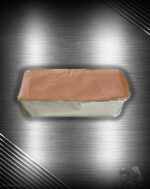 Fleischkäse klassisch aus Deutschland im Rohzustand auf hochwertigem Hintergrund