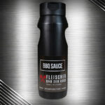 **Berliner BBQ Tunke BBQ Sauce** von **Fleischer und der Koch** – würzige BBQ-Sauce mit feiner Rauchnote. Perfekt als Dip, Marinade oder Grillsauce für Steaks, Burger, Pulled Pork und vieles mehr.