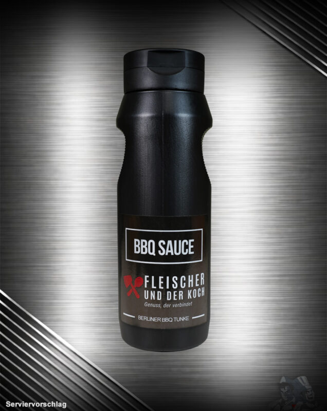 **Berliner BBQ Tunke BBQ Sauce** von **Fleischer und der Koch** – würzige BBQ-Sauce mit feiner Rauchnote. Perfekt als Dip, Marinade oder Grillsauce für Steaks, Burger, Pulled Pork und vieles mehr.