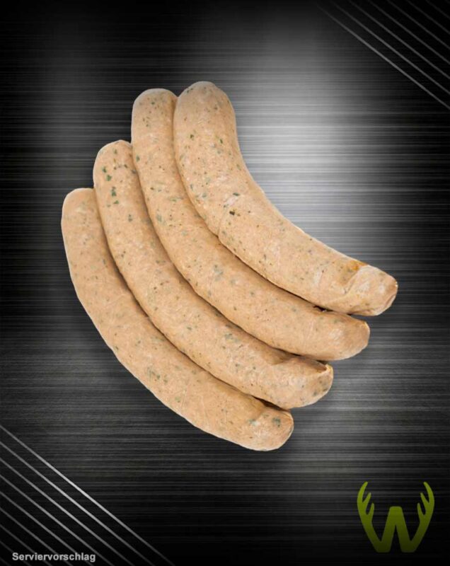 Wildweisswurst aus regionaler Jagt mit sichtbarer Petersilie auf dunklem Hintergrund.